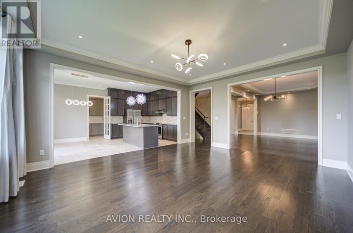 Property Photo:  102 Joseph Hartman Crescent  ON L4G 7C4 