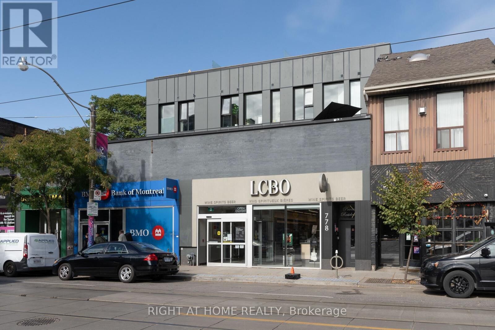 Property Photo: 778 Queen Street East 206 ON M4M 1H4