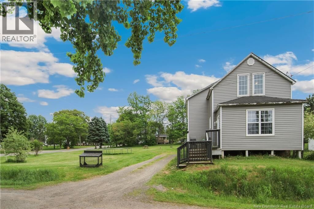 Property Photo:  4 Thorn Street  NB E4Z 4X1 