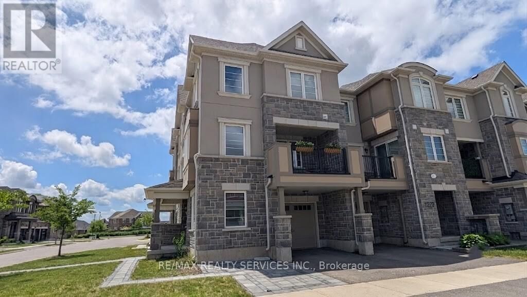 Property Photo:  1274 Wintergreen Place  ON L9E 1S4 
