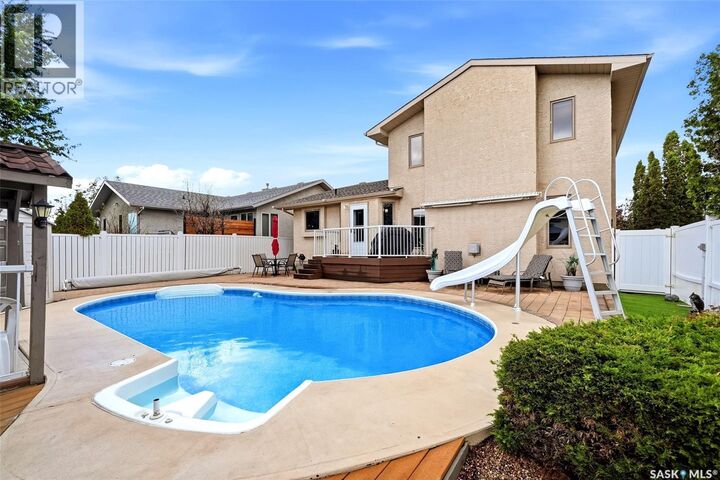 Property Photo: 412 Fairway Road N SK S4Y 1A1