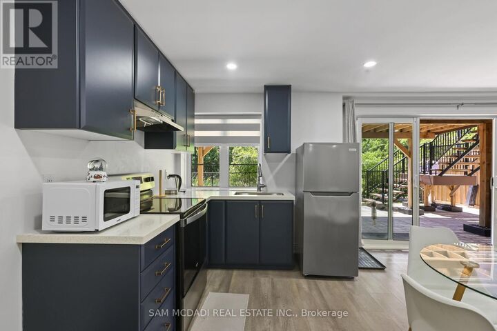 Property Photo:  837 Magnolia Terrace  ON L9T 7E7 
