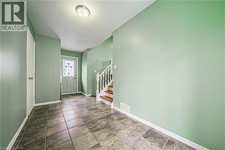 Property Photo: 27 Ludlow Crescent ON N3P 1V2