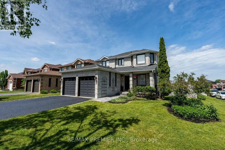 Property Photo: 2 Grace Crescent ON L4N 9S7