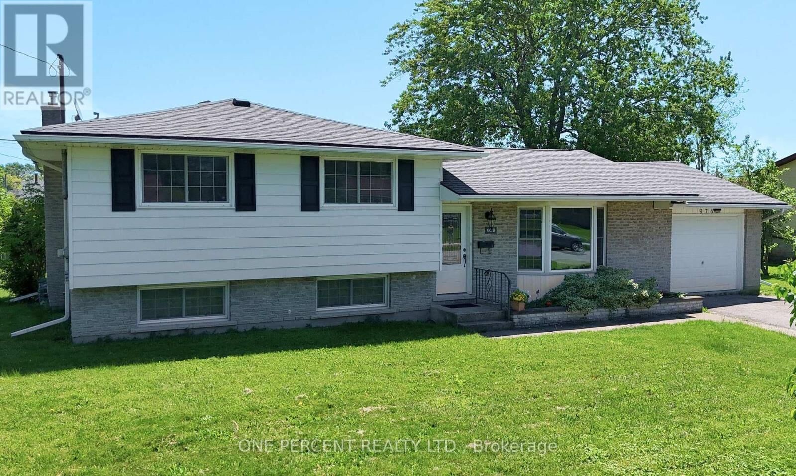 Property Photo:  978 Ferndale Avenue  ON L2A 5S8 