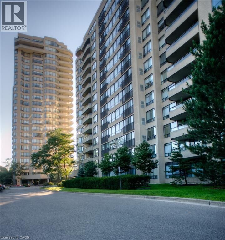 Property Photo: 6 Willow Street 507 ON N2J 4S3