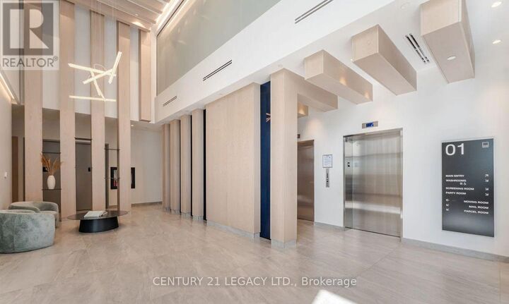 Property Photo:  86 Dundas Street East 821  ON L5A 1W4 