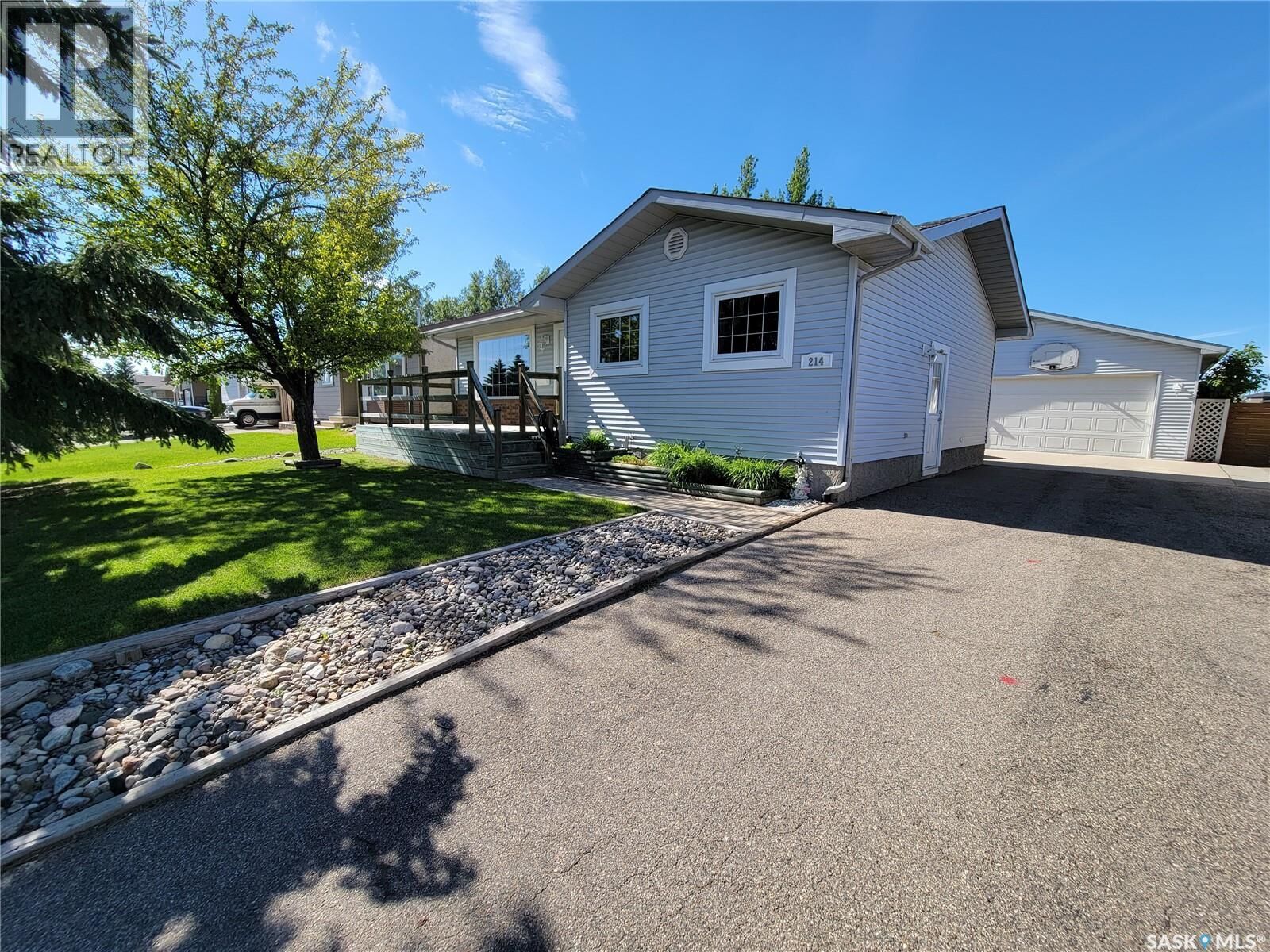 Property Photo: 214 Westview Drive SK S0G 0E0