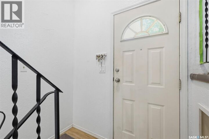 Property Photo: 418 Lisgar Avenue SK S7L 5G8
