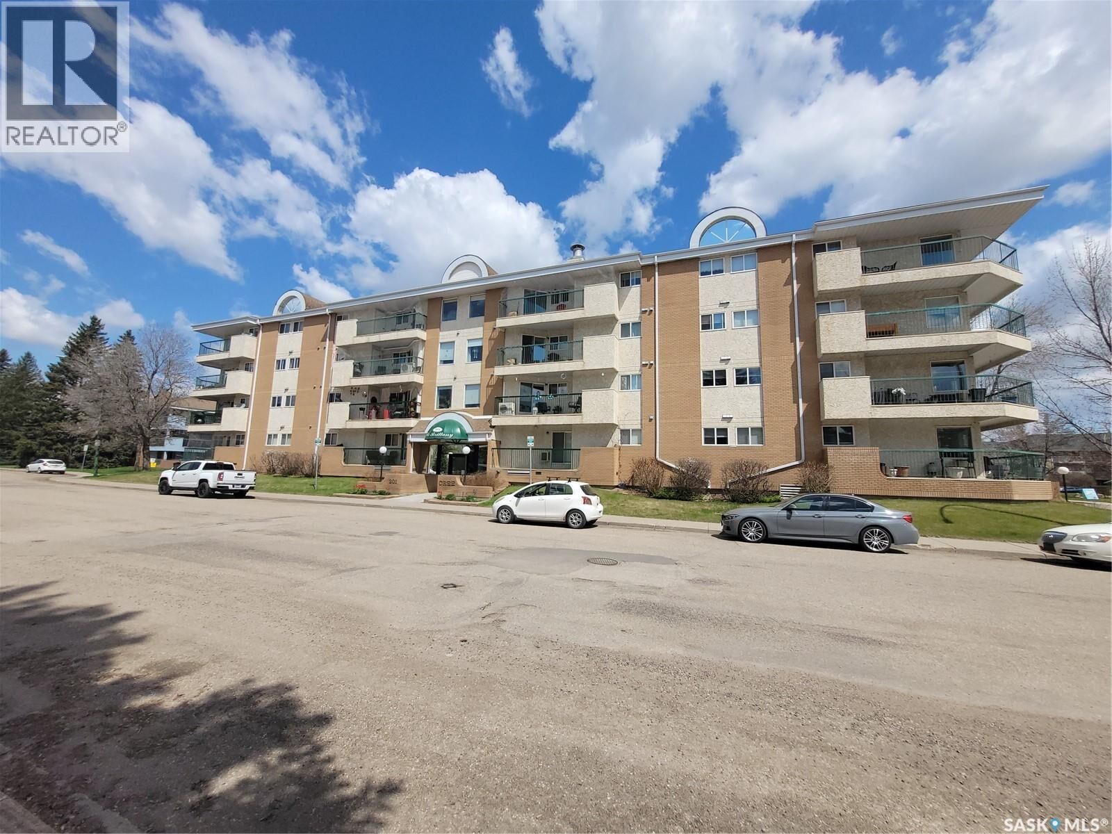 Property Photo:  409 301 Cree Crescent  SK S7K 7Y3 