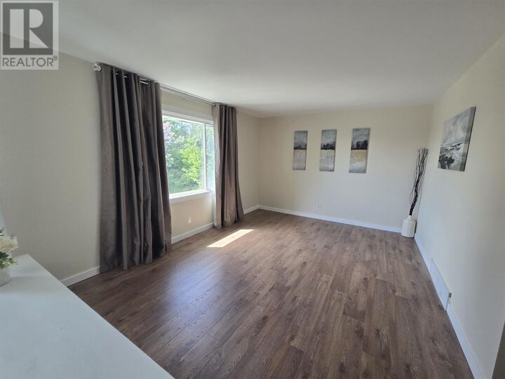Property Photo:  248 Hillside Dr S  ON P5A 1N5 