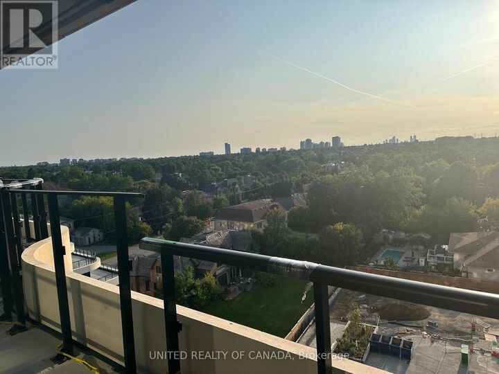 Property Photo:  8188 Yonge Street 827  ON L4J 0M2 