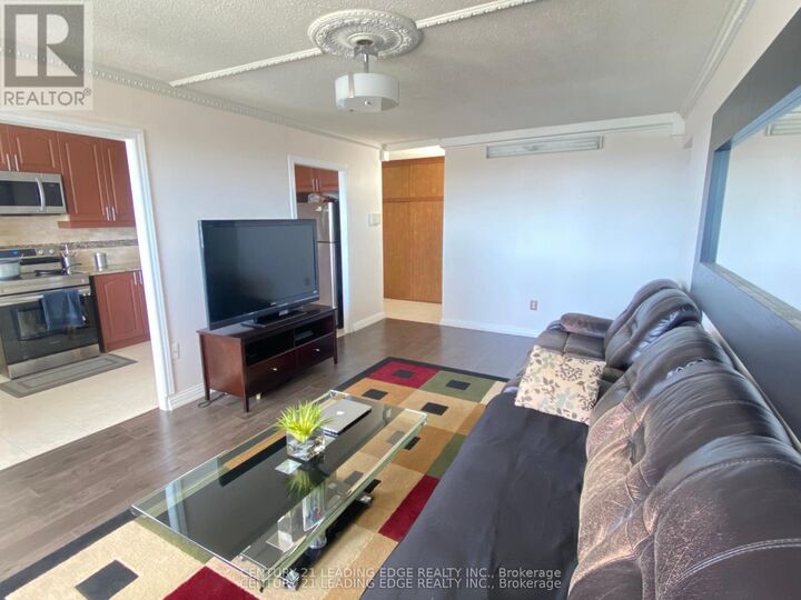 Property Photo:  735 Don Mills Road 1703  ON M3C 1T1 