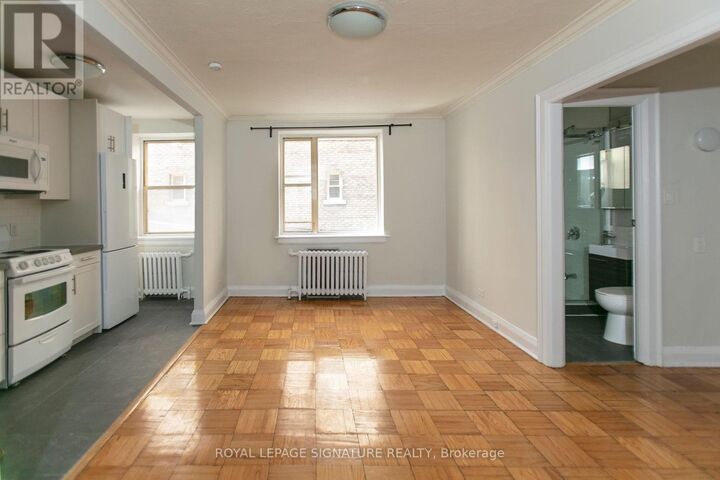 Property Photo:  396 Avenue Road 214  ON M4V 2H4 