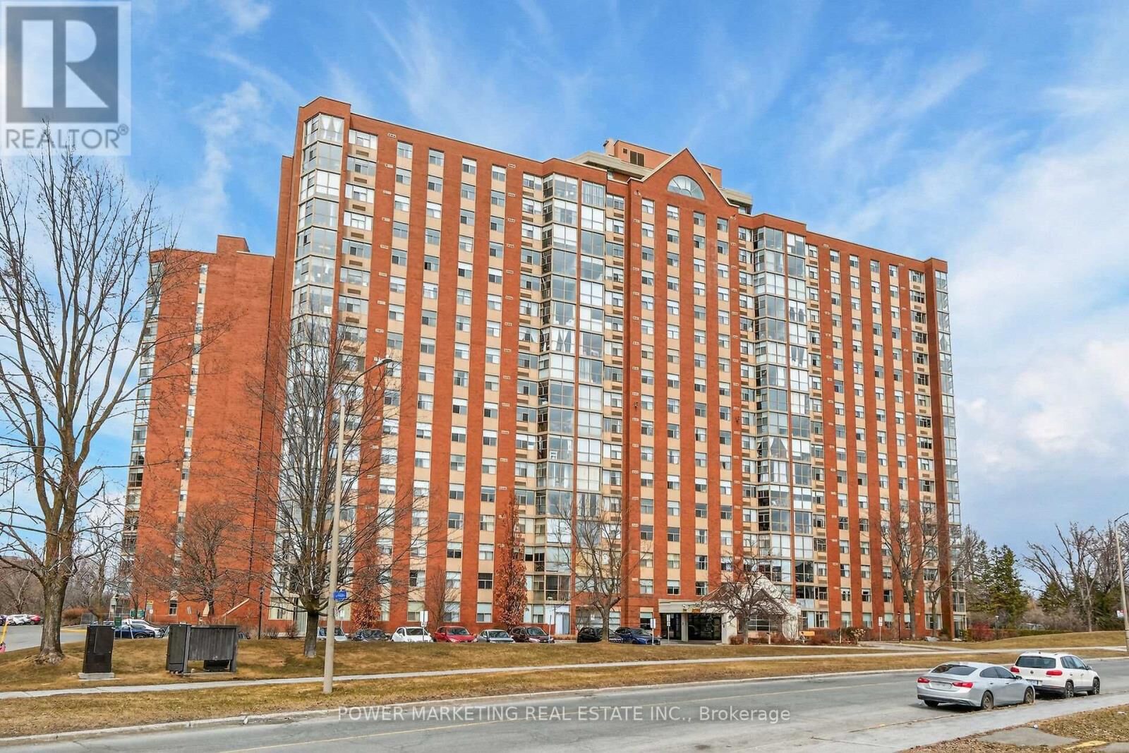 Property Photo: 2760 Carousel Crescent 1204 ON K1T 2N4