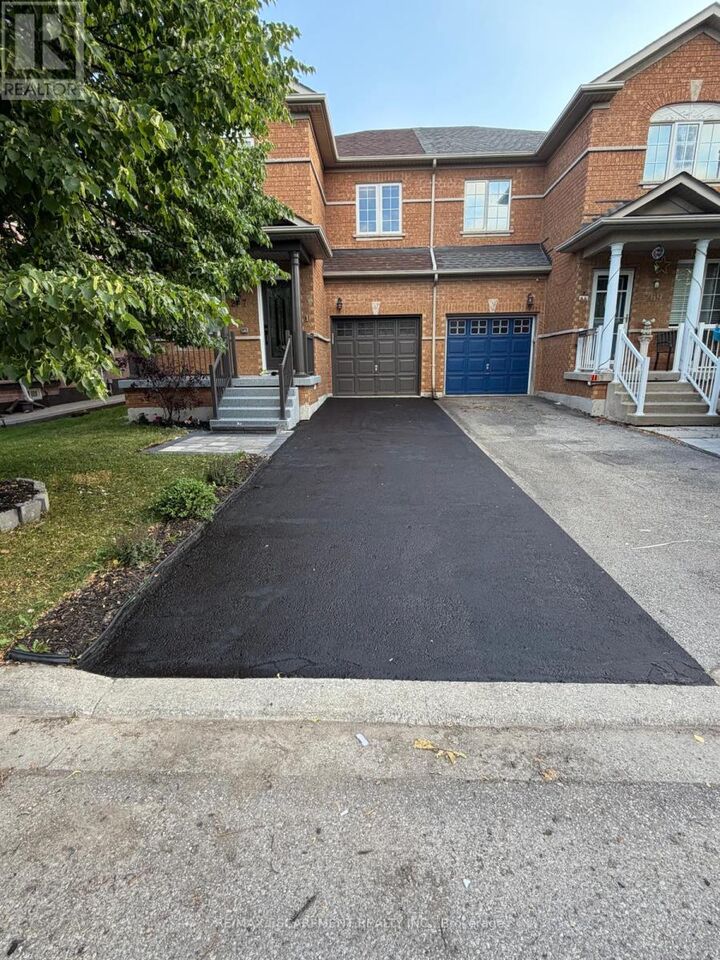 Property Photo:  267 Fitzgerald Crescent  ON L9T 5Y3 