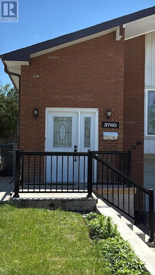 Property Photo:  3760 Keenan Crescent  ON L4T 3M2 