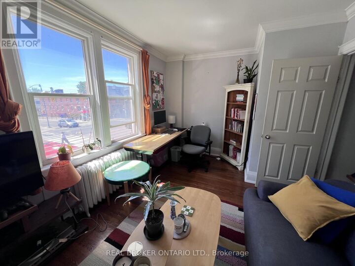Property Photo:  770 St Clair Avenue West #2  ON M6C 1B5 