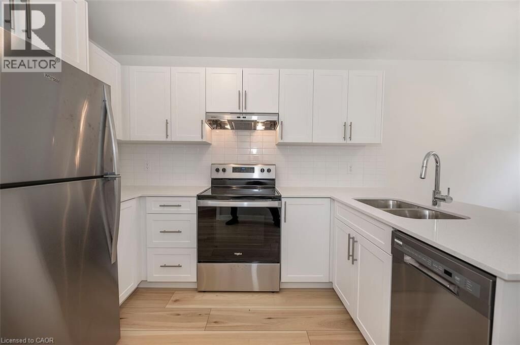 Property Photo:  81 Woodman Drive North  ON L8H 2M5 