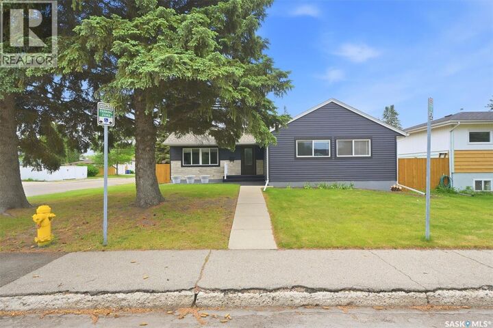 Property Photo:  1924 Dufferin Avenue  SK S7J 1B7 