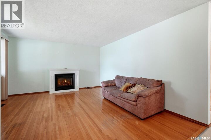 Property Photo: 1922 Richardson Road SK S7L 0C4