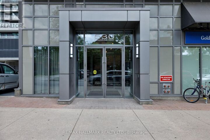 Property Photo:  530 St Clair Avenue West 1401  ON M6C 0A2 