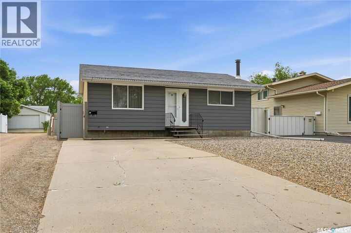 Property Photo:  7 Upland Drive  SK S4R 0B8 