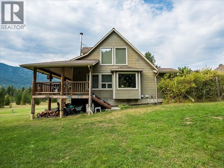 Photo de la propriété:  955 Cedar Brae Road  BC V1N 4R5 
