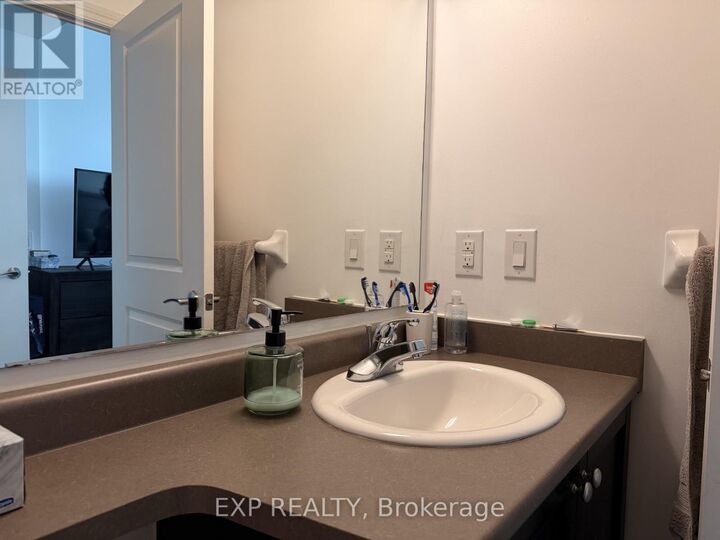 Property Photo:  7730 Kipling Avenue 1002  ON L4L 1Y9 
