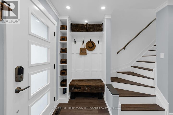 Property Photo:  16 Coleman Drive  ON L4N 0R4 