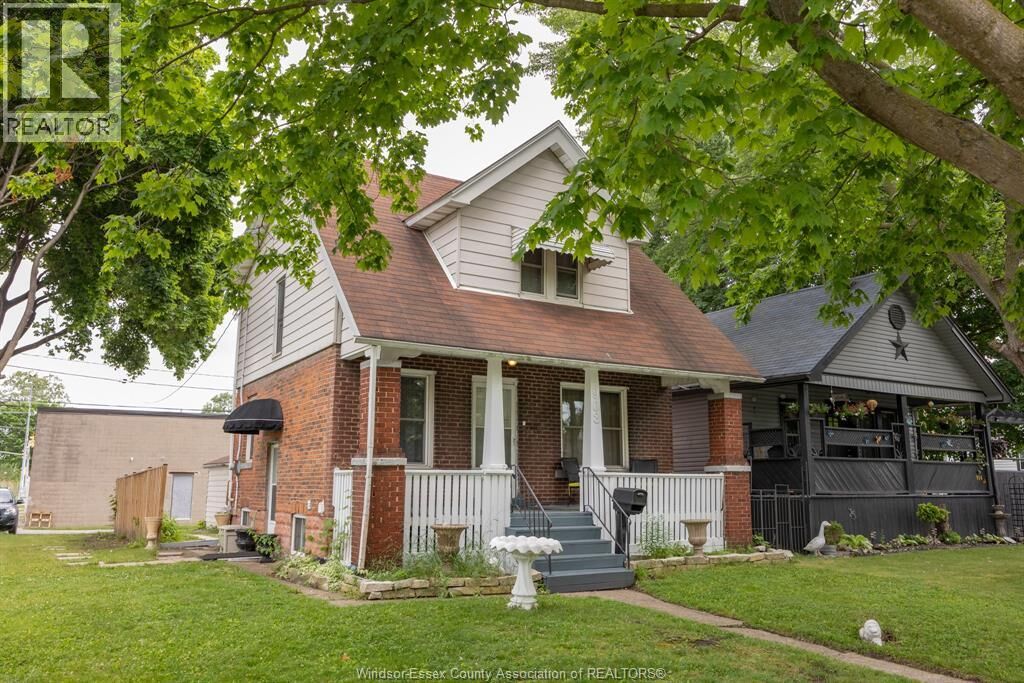 Property Photo: 908 Oak Street ON N9A 5G2