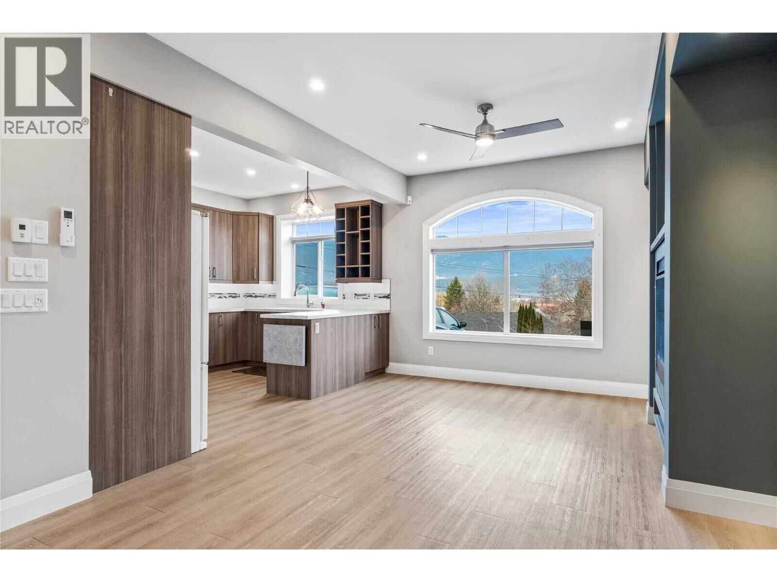 Property Photo: 1070 1 Street Southeast 37 BC V1E 0B6