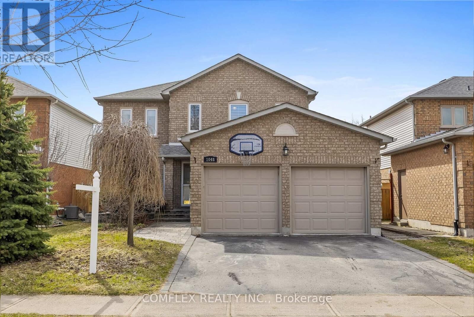 Property Photo:  1045 Beaver Valley Crescent East  ON L1J 8N2 