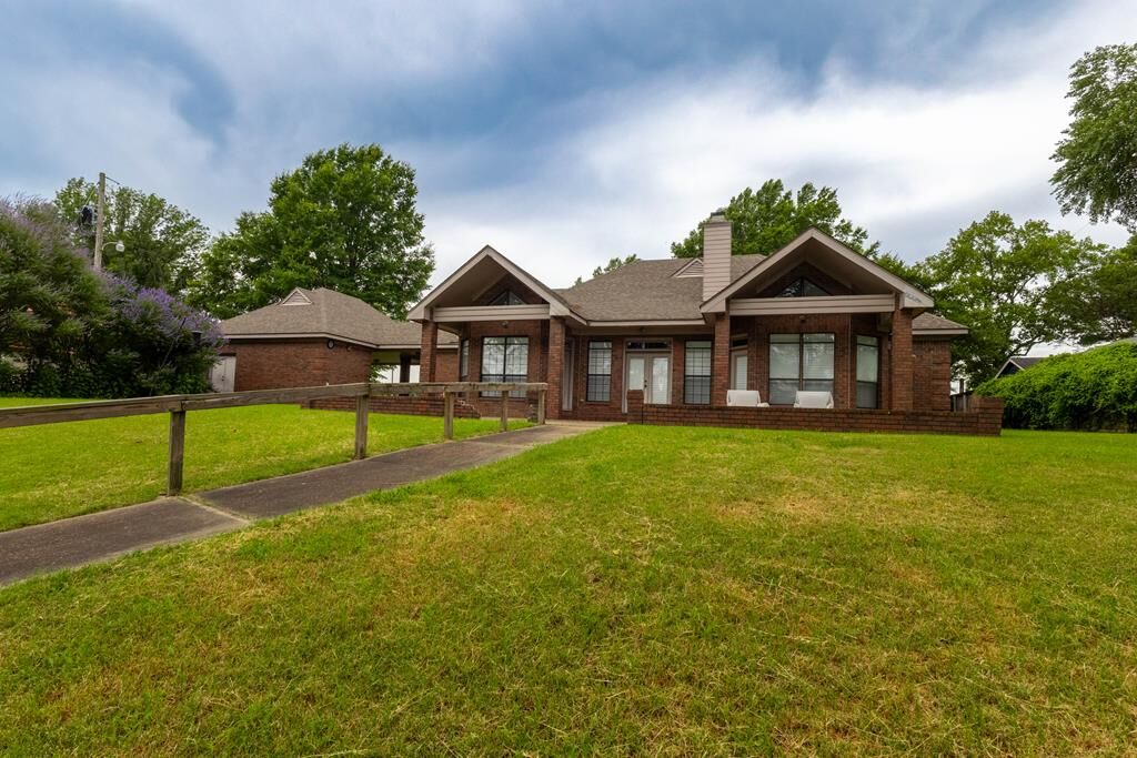 Property Photo:  11807 Horseshoe Circle  AR 72348 