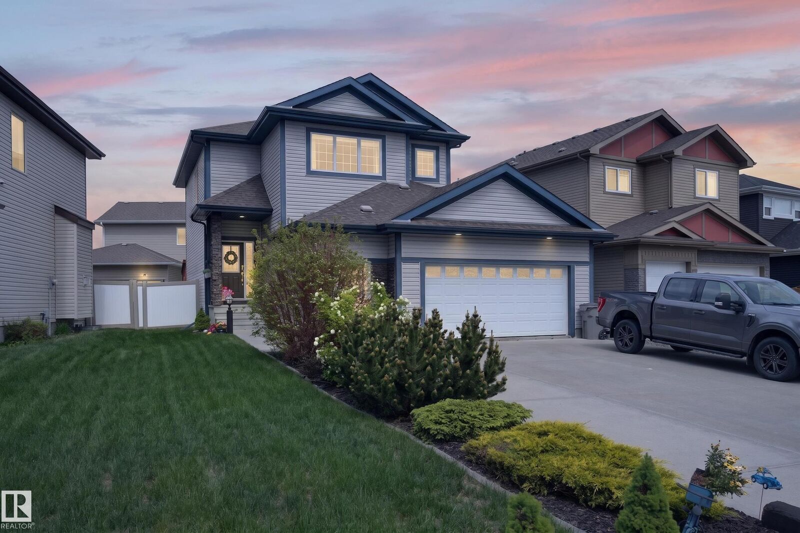 Property Photo: 9630 106 Avenue AB T8R 1E2