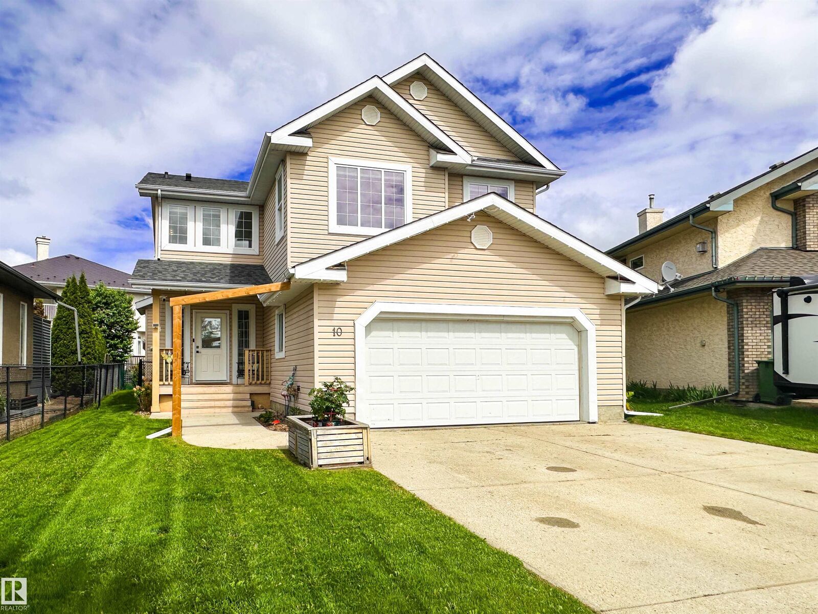 Property Photo: 10 Orleans Crest AB T8N 6V9