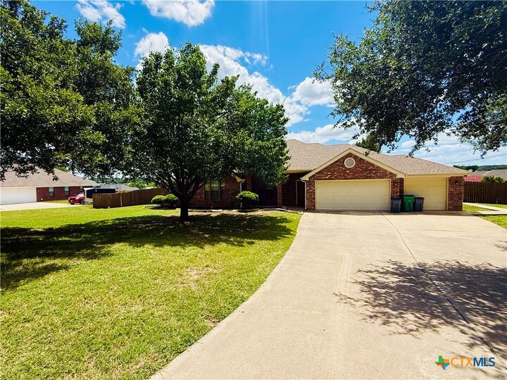 Property Photo:  497 County Road 3351  TX 76539 