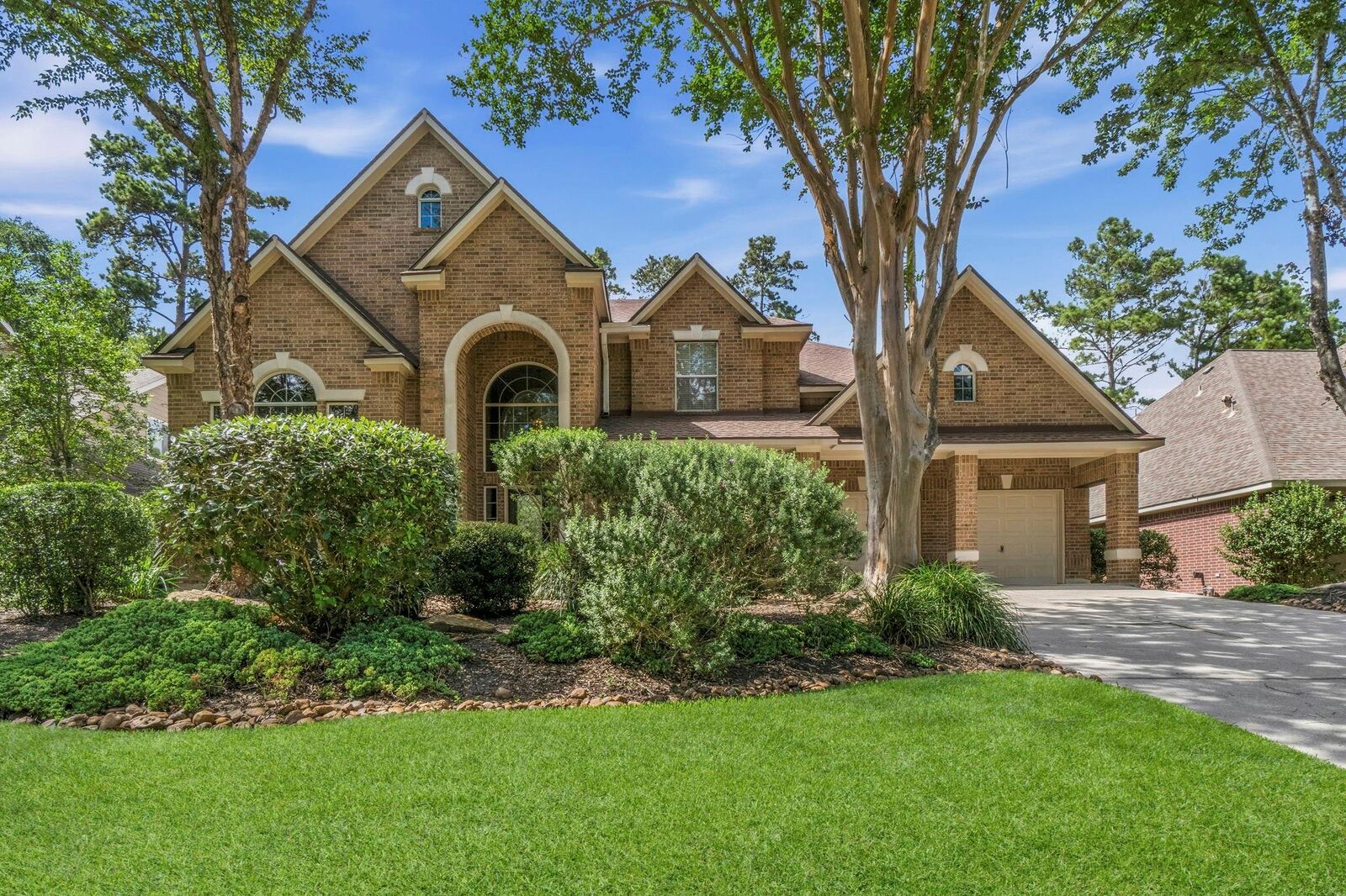 Property Photo: 139 E Mirror Ridge Circle TX 77382