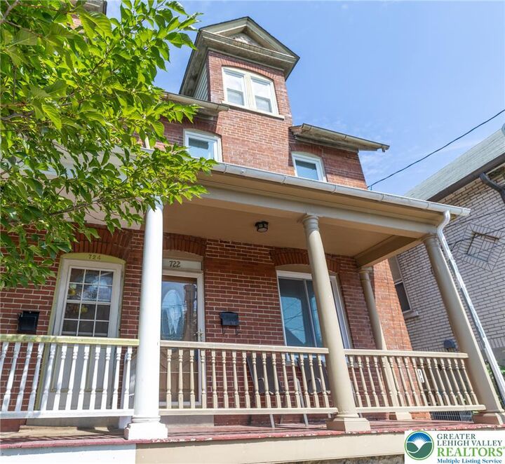 Property Photo:  722 Pawnee Street  PA 18015 