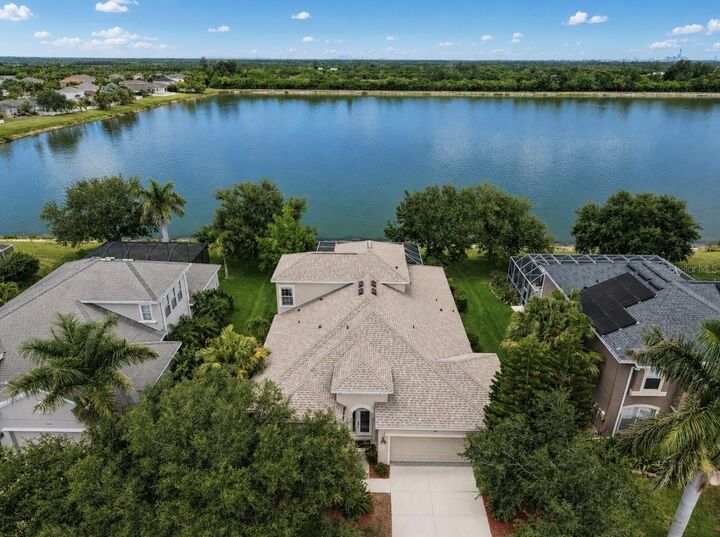 Property Photo:  827 Seminole Sky Drive  FL 33570 