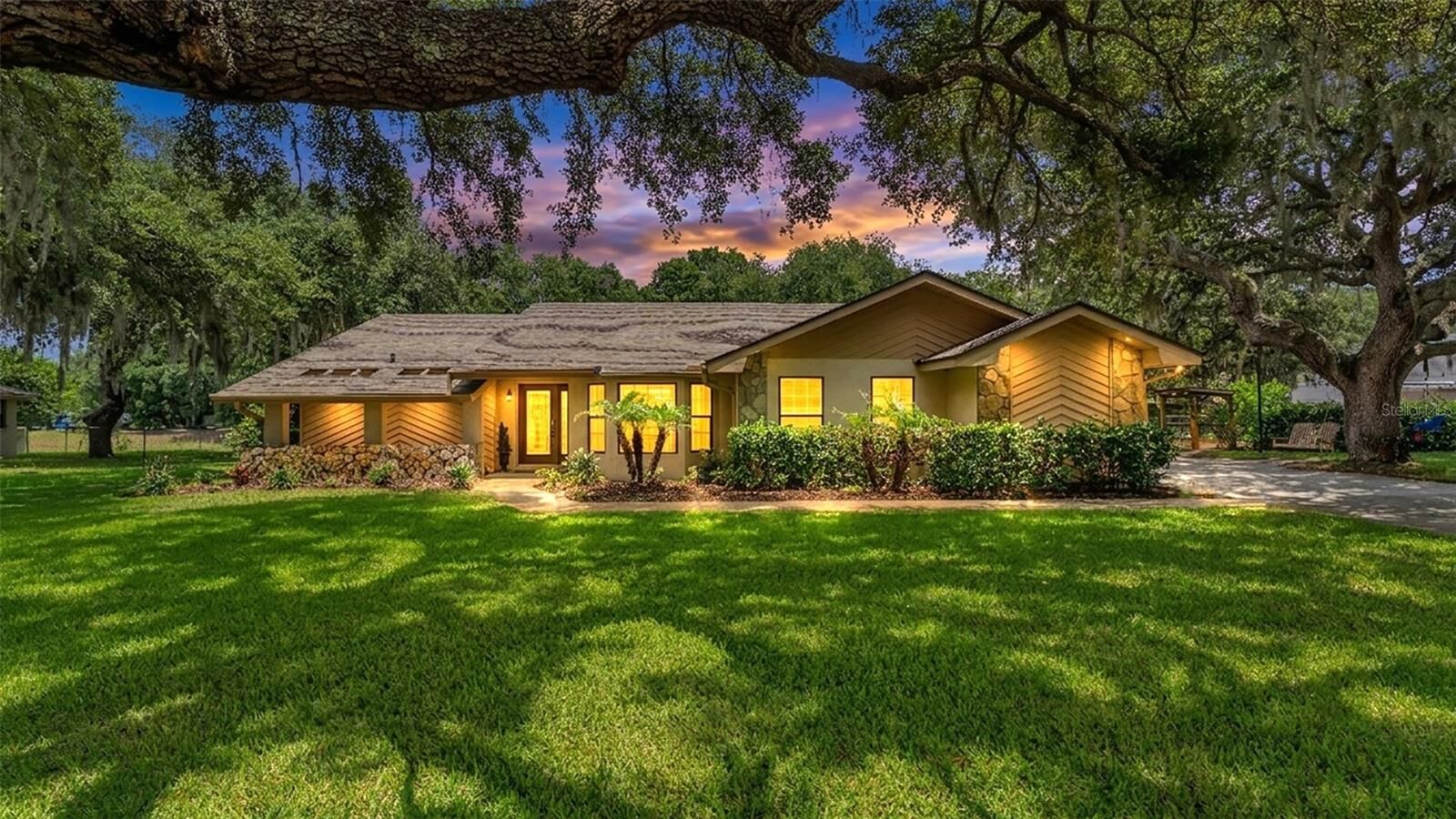 Property Photo:  1428 N Timberidge Loop  FL 33809 