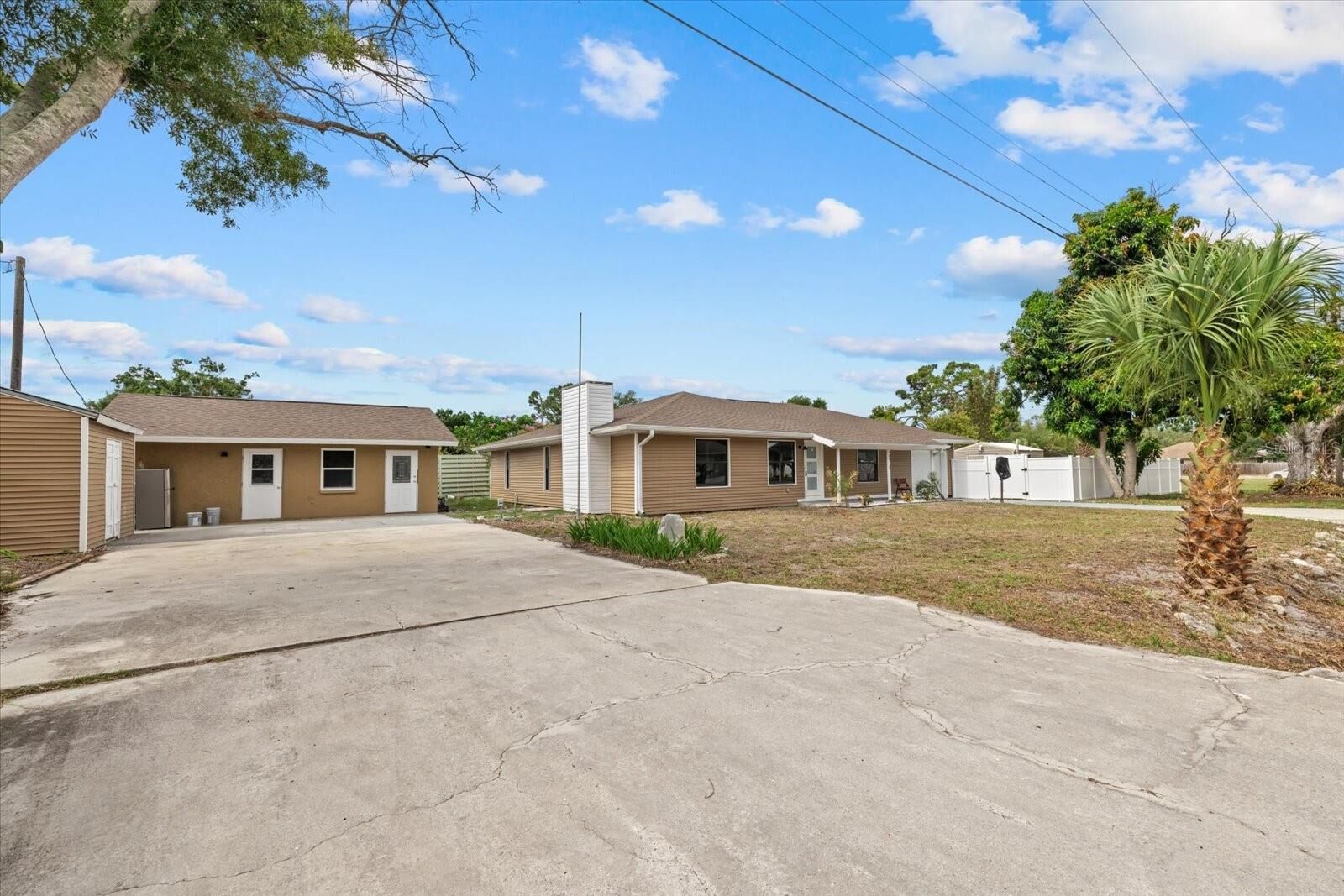 Property Photo: 2818 Olympic Street FL 34231