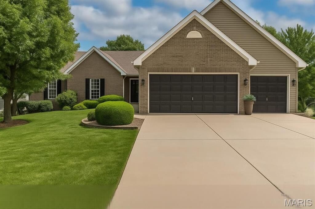 Property Photo:  4081 Stonecroft Drive  MO 63304 