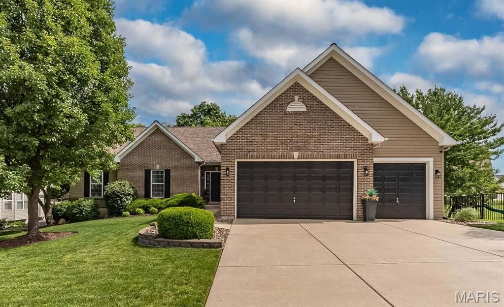 Property Photo: 4081 Stonecroft Drive MO 63304