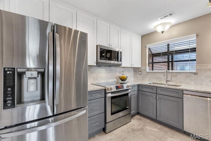 Property Photo:  309 Hemingway Lane  MO 63304 