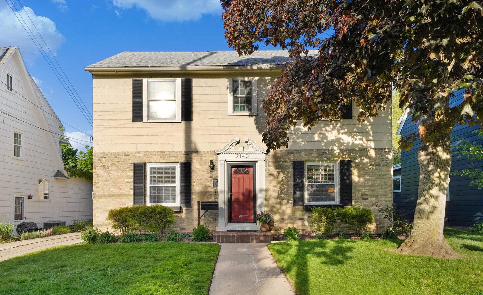 Property Photo: 2140 Paris Avenue SE MI 49507