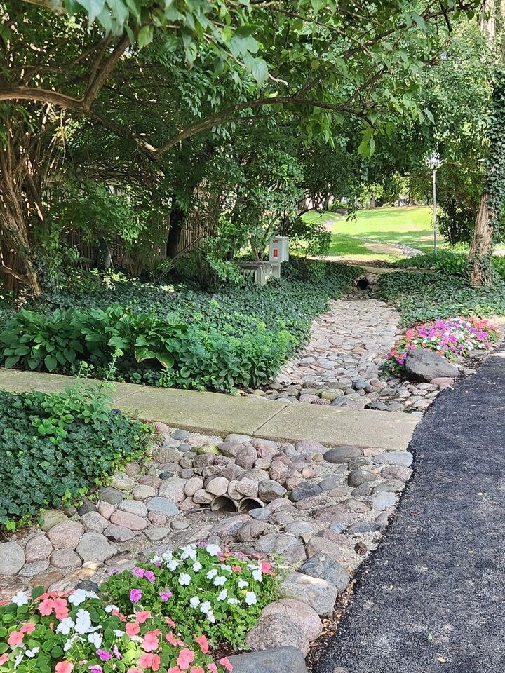 Property Photo:  5917 Oakwood Drive 141E  IL 60532 