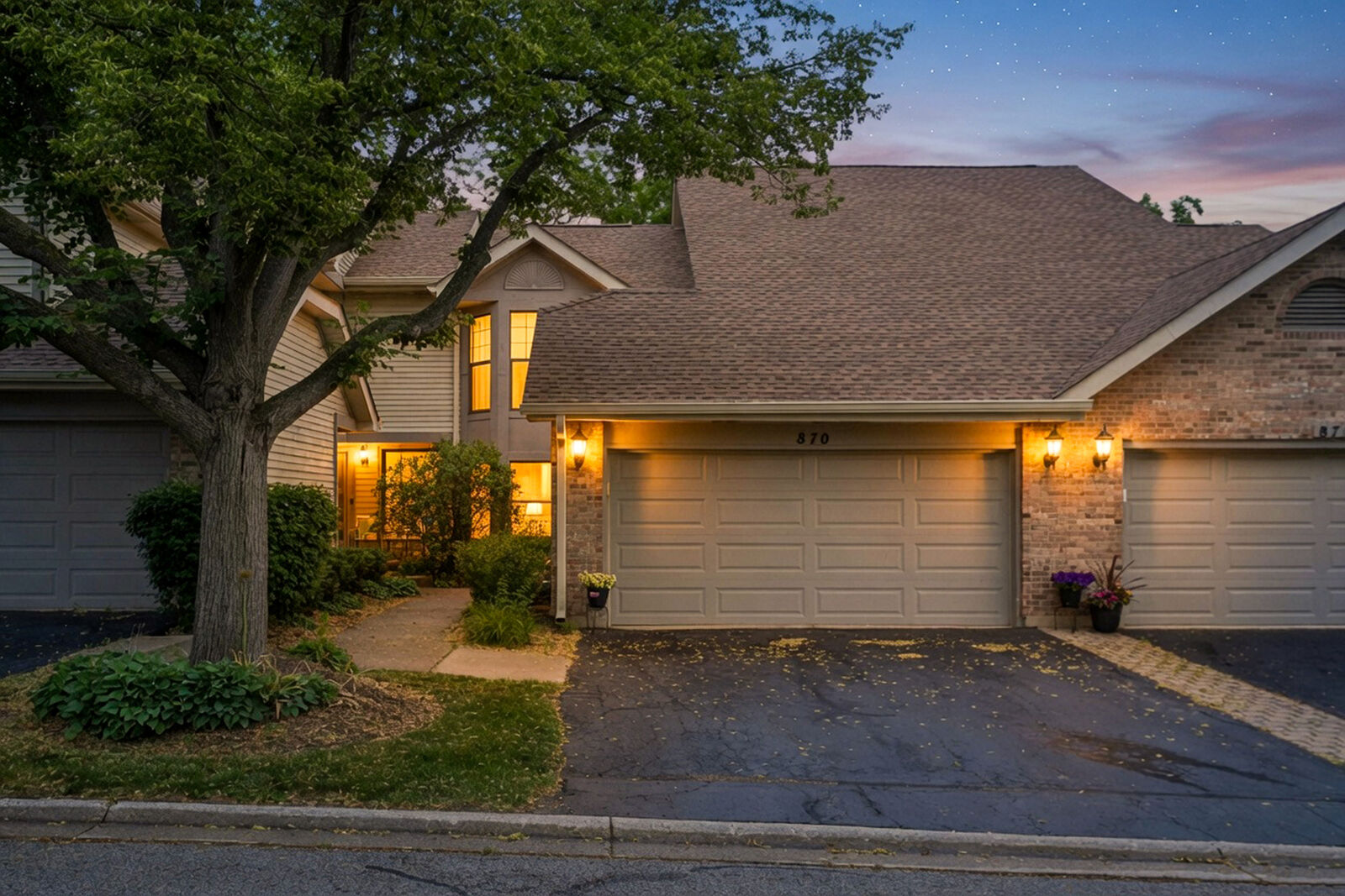 Property Photo: 870 N Auburn Woods Drive IL 60067