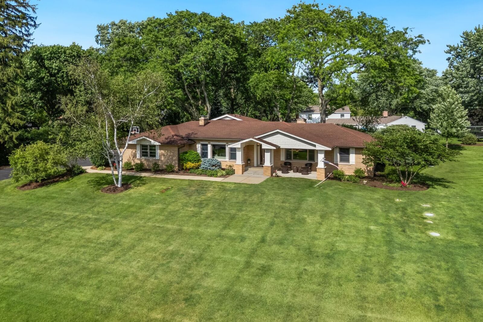 Property Photo:  1043 Blackburn Drive  IL 60067 