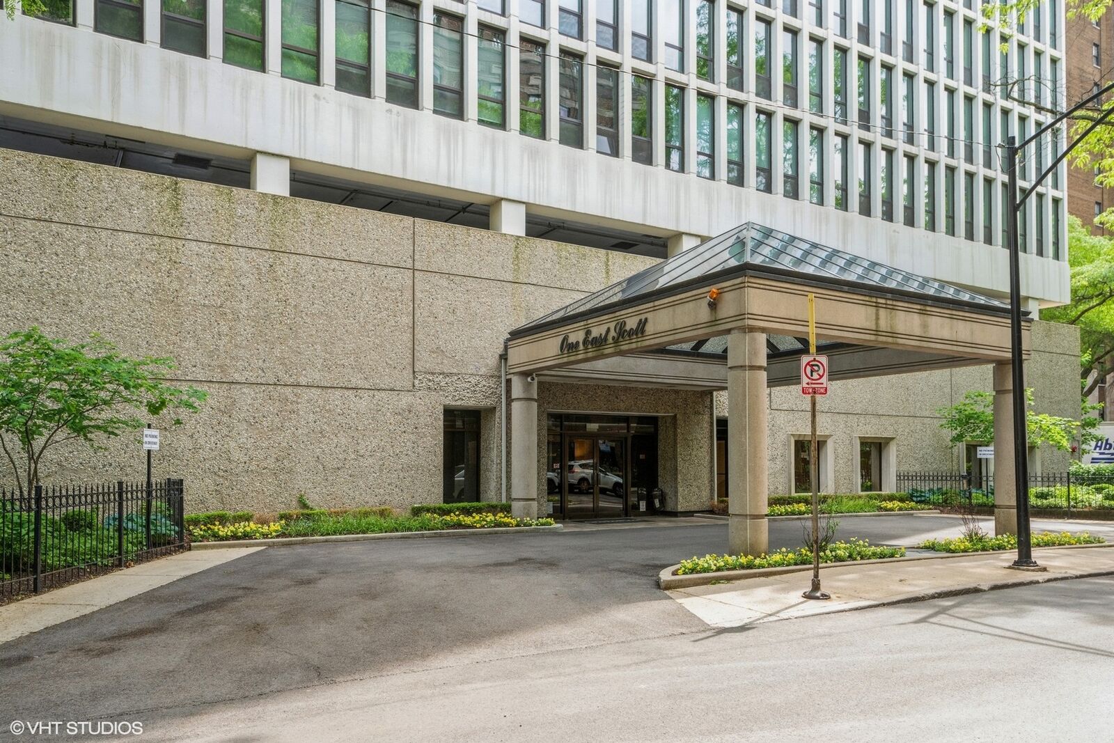 Property Photo: 1 E Scott Street 1412 IL 60610